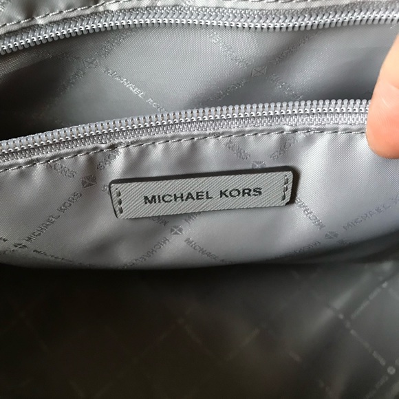 🌼Michael Kors Set - Picture 10 of 16